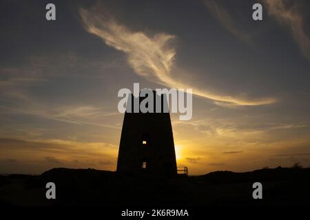 Turm der `Pearl '-Winding House, Pary`s Mountain, Kupfermine, Amlwch, Nordwales, Vereinigtes Königreich, Stockfoto